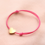 Ga aan de slag met gekleurd elastiek en maak trendy armbanden!