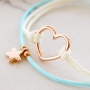 Deze trendy armbanden kun je maken met het nieuwe macram&eacute; draad