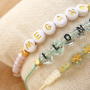  Deze armbanden maak je met de nieuwste acryl letterkralen: 