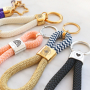 Get inspired!: deze sleutelhangers maak je eenvoudig zelf met de nieuwe eindkappen en schuivers van DQ metaal en koord maritiem! 