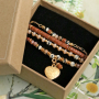 Benieuwd hoe je stijlvolle sieraden maakt met natuursteen kralen? Bekijk dan deze inspiratie: 