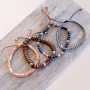  Ga zelf aan de slag en maak eenvoudig armbanden met houten kralen