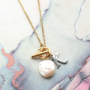 Minimalistische sieraden met goud en zilver maak je zo: 