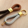 Deze winterse Mix & Match sleutelhangers kun je eenvoudig zelf maken: 