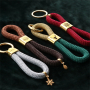 Deze winterse Mix & Match sleutelhangers kun je eenvoudig zelf maken: 