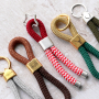 Deze winterse Mix & Match sleutelhangers kun je eenvoudig zelf maken: 