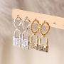 De leukste trendy kettingen en oorbellen maak je met slot hangers: