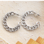 Cre&euml;er zelf trendy statement sieraden met de nieuwe DQ oorbellen collectie. 