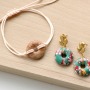 Bekijk hier hoe je de leukste sieraden maakt met natuursteen kralen en hangers! 