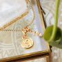Ontwerp classy sieraden met yin-yang bedels en smiley kralen 