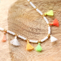 Met de kleurrijke mini kwastjes maak je de vrolijkste zomerse armbanden en enkelbandjes: