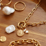 Maak een eyecatching sieraden set met zoetwaterparels, stainless steel jasseron en een robuuste sluiting.