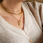 Get inspired: draag betekenisvolle sieraden bij de trend die we deze herfst en winter veel gaan zien: spirited comfort.