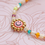 Zo cre&euml;er je in korte tijd vrolijke armbanden