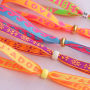 Get creative met tekstlint in neon kleuren