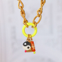 Zo ontwerp je trendy sieraden met gekleurde onderdelen