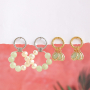 Get creative met ronde oorbellen met pin