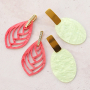 Zo ontwerp je zomerse oorbellen met hangers van resin eigen designs