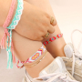 Zo presenteer je hippe armbanden en enkelbandjes