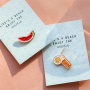 Zomer inspiratie tijd met broches en pins