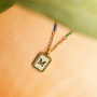 Maak een unieke collectie met stainless steel schelp bedels met letters
