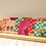 Geef je collectie een speelse touch met onze nieuwe broches en pins