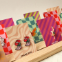 Geef je collectie een speelse touch met onze nieuwe broches en pins