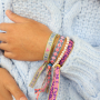 Cre&euml;er unieke armbandjes, sleutelhangers en cadeaus met tekstlint