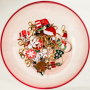 Cre&euml;er jouw eigen kerstdecoraties met metalen bedels