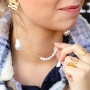 Ontwerp nieuwe sieraden met imitatie zoetwaterparels 