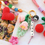 Trendy sleutelhangers maken met gehaakte en resin hangers