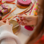 Maak je cadeaus & creaties extra feestelijk met lint!